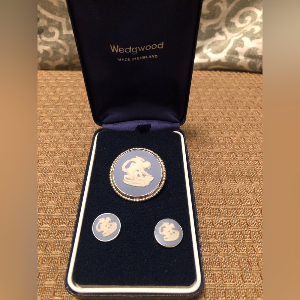 Wedgwood - Cupid Pin and Earrings